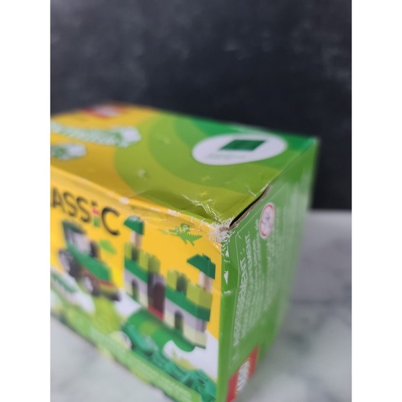LEGO CLASSIC: Green Creative Box (10708) - Picture 10 of 10